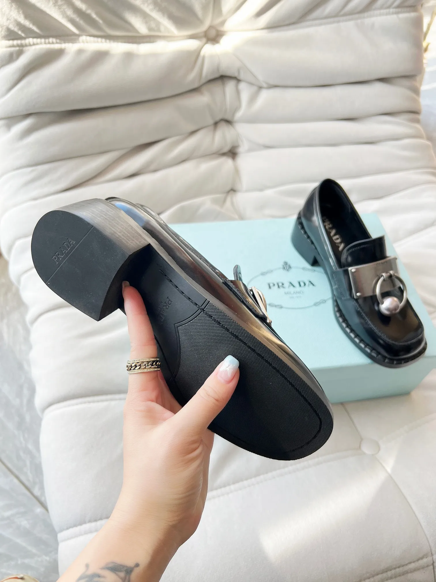 👟👟Ex-factory price 560👟👟 Prada’s new spring and summer women’s clothing｜Absolutely beautiful🥰Exception! Extra number! Anita will continue to update the latest SS25 catwalk pre-sale models, with novel logos as soul mates. Full of fun ~ Adhering to the trend-setting vane, you must believe in Prada's ability to capture fashion. 35-42 yards